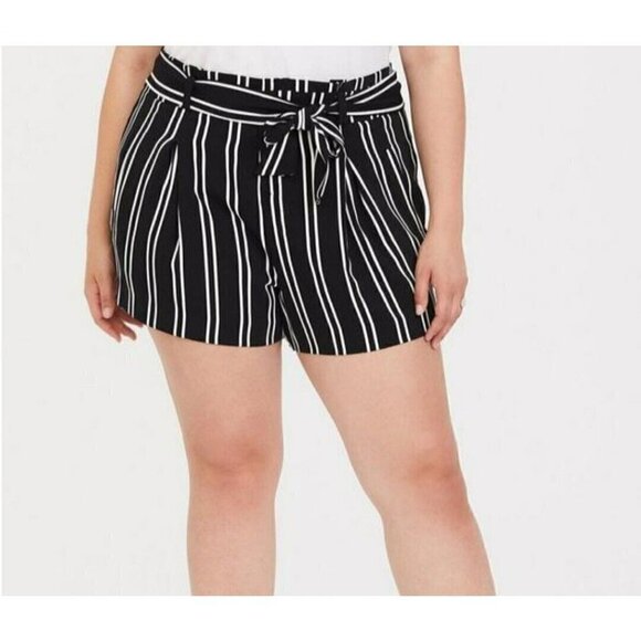 Torrid Black White Striped Shorts Womens High Rise Tie Front Belt Pockets Sz 14 - Picture 2 of 10